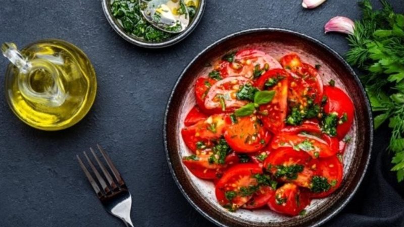 طريقة عمل سلطة الطماطم