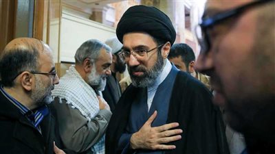 خامنئي في يوم العامل والمعلم:معركتنا تنتقل من القوة العسكرية إلى الاقتصادية
