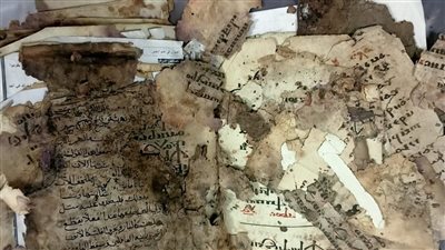 فريق ترميم مصري ينقذ مخطوطا أثريا للكتاب المقدس من الدمار (صور وتفاصيل)