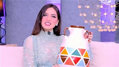 ماذا فعلت ياسمين عز بـ «البلاص الصعيدي»؟.. لقطات عفوية مع المطرب حجازي متقال