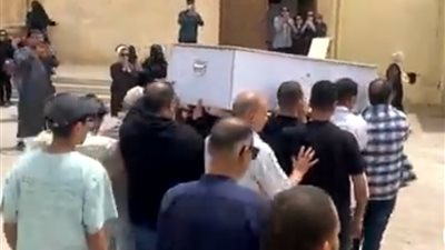 وصول جثمان الدكتور ضياء الدين العوضى لمسجد التوحيد بالعبور| صور