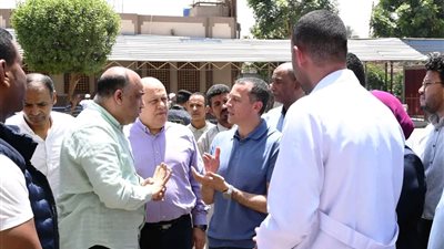 محافظ أسوان يطمئن على تقديم الخدمات الطبية بمستشفي دراو