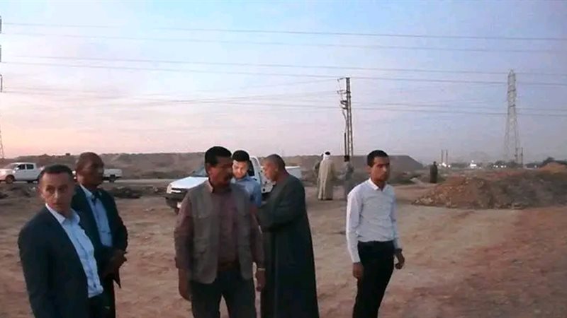 محافظ أسوان يقود