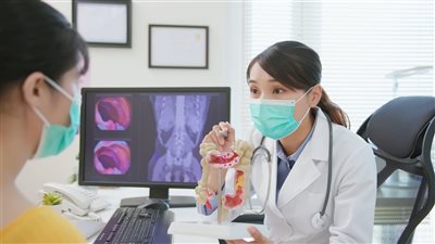 احذر..  تنفسك بمثابة همس عن خطر إصابتك بـ «سرطان القولون والمستقيم»