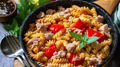 حضري مكرونة بالتونة بطريقة جديدة طعم مختلف في 10 دقائق