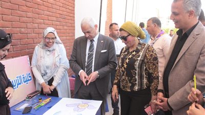جامعة أسيوط تشهد ختاما حافلا للأنشطة الطلابية وتكرّم المتميزين في مسابقات الفن