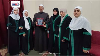 واعظات أوقاف الفيوم يكرمن مدير المديرية تقديرًا لجهوده الدعوية والإدارية