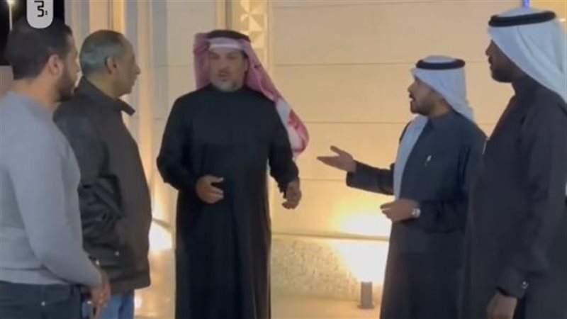 عامل مصري وكفيله