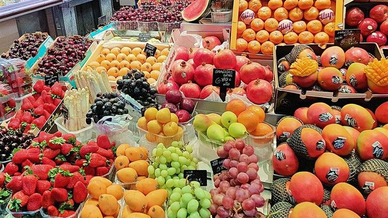 الفاكهة الطازجة 