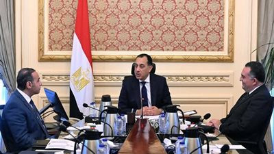 رئيس الوزراء يجتمع برئيسي هيئة الرقابة المالية والبورصة المصرية