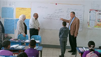 جولة مفاجئة لمدير تعليم أسيوط تستهدف 5 مدارس بإدارتى أبوتيج وصدفا