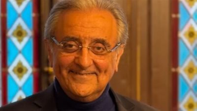وزيرة الثقافة تهنئ رمزي يسى بمنحه وسام فارس للفنون والآداب