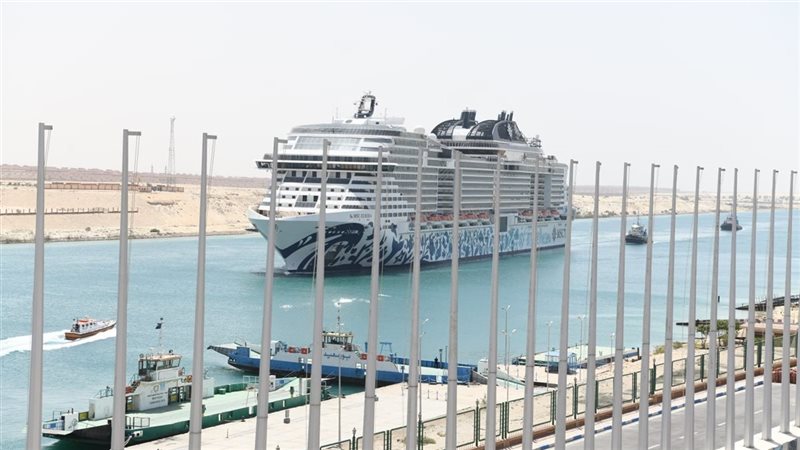 اثناء مرور السفينة