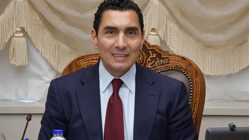 جوهر نبيل وزير الرياضة