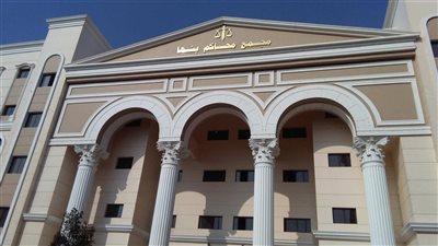 المجني عليه بواقعة ميت عاصم يدخل في نوبة بكاء خلال جلسة محاكمة المتهمين