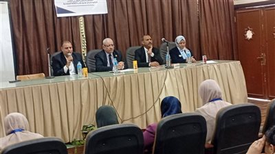 أثر الوسائل الإعلامية على الثقافة المجتمعية.. ملتقى طلابي بكلية البنات الإسلام