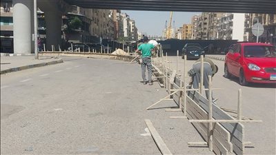 الجيزة: تركيب حواجز خرسانية بشارع الشيخ أحمد نصر لتحقيق السيولة المرورية