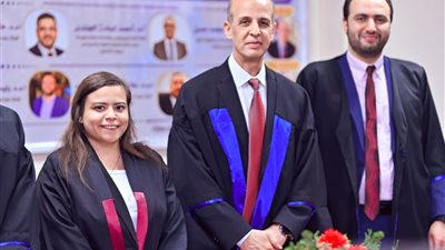 رئيس جامعة بني سويف يرأس مناقشة رسالتي ماجستير لتطوير العين الاصطناعية