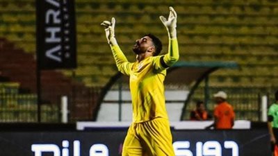حارس مرمى نادي إنبي يكشف حقيقة مفاوضاته مع الزمالك
