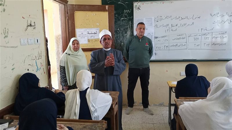 جانب من الامتحانات