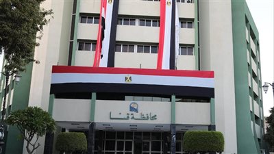 خلال عام.. محافظة قنا تنجح في توفير 35 ألف فرصة عمل وإصدار 1,278 رخصة تجارية 