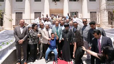 محافظ أسيوط يشهد احتفالية مميزة لتكريم أبطال التحدي وأمهاتهم بمدرسة السلام 