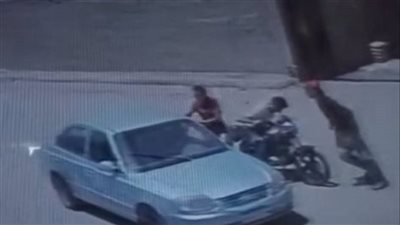 ضبط 3 أشخاص أعتدوا على مهندس وتم تكسير سيارته بعد فحص فيديو متداول 