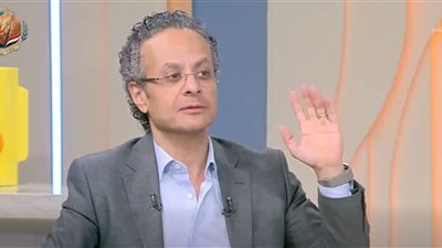 «فزاعة الأب» تهدد تماسك الأسرة.. وخبير نفسي يكشف العلاقة السليمة مع الأبناء
