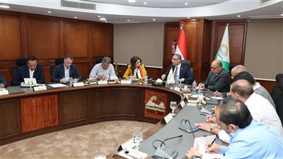 محافظ الجيزة: تكثيف الحملات اليومية لمواجهة ظاهرة النباشين والفرز العشوائي