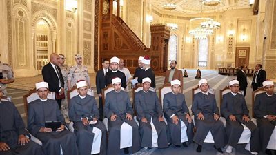 دفعة الشيخ حسن العطار .. وزير الأوقاف يتفقد برنامج تدريب الأئمة بمسجد مصر 
