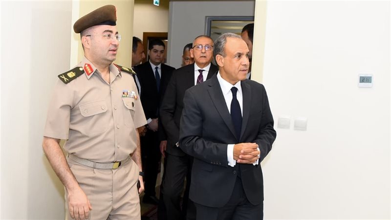 وزير الخارجية يفتتح