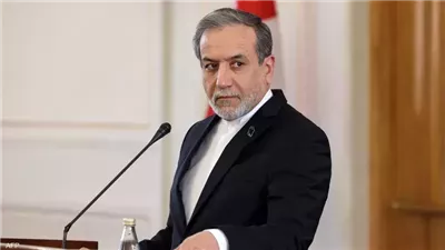 يتجاهل سبب إغلاق مضيق هرمز.. عباس عراقجي يهاجم مشروع القرار الأمريكي الخليجي