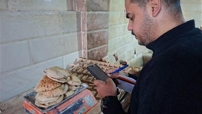 محافظ الغربية يكثف الرقابة على منظومة الخبز المدعم في حملات تموينية موسعة