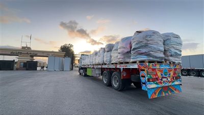 الهلال الأحمر المصري يطلق قافلة «زاد العزة 185» محملة بمساعدات إلى غزة