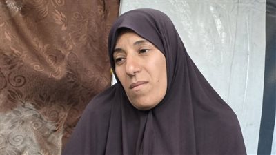 رفضت توقيع شهادات وفاتهم.. حكاية أم فقدت 8 من أبنائها و50 من عائلتها
