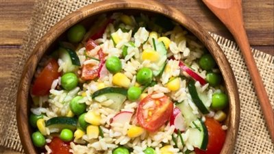     طريقة عمل سلطة الخضار بالأرز بخطوات سهلة في المنزل