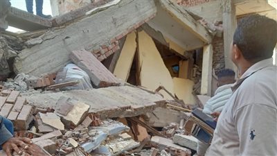 انهيار منزل مكون من 5 طوابق بكفر الحمام في بنها.. ونقل مصابين للمستشفى