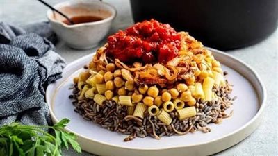 طريقة عمل الكشري في المنزل.. وصفة لذيذة وسهلة للأكلة المصرية الشهية 