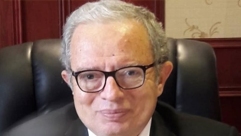 حسين عيسى