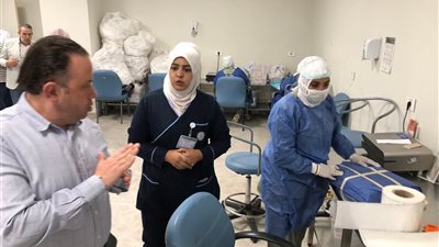 جولة مفاجئة لرئيس إقليم القناة بمجمع السويس الطبي لمتابعة جودة الخدمات الصحية