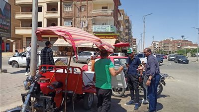حملة إشغالات مكثفة بحي فيصل لرفع كفاءة الشارع وتحقيق الانضباط