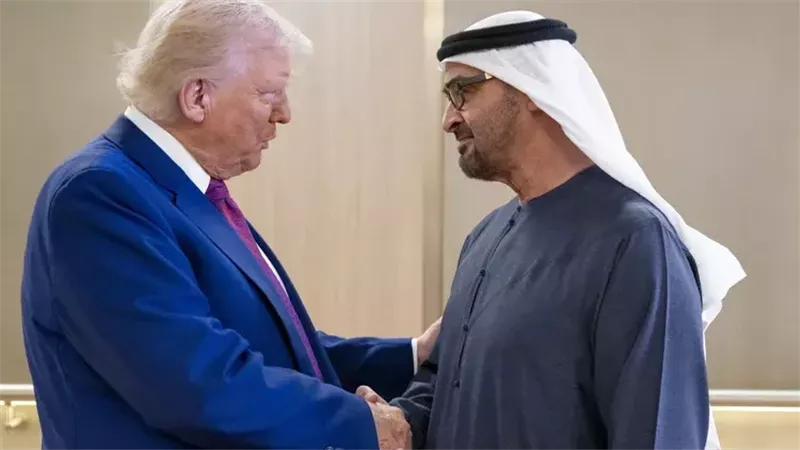ترامب  ورئيس الإمارات