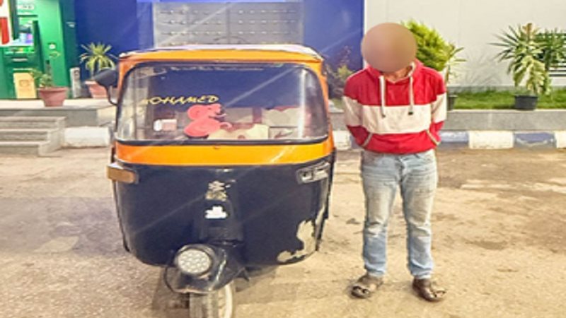 ضبط سائق توك توك