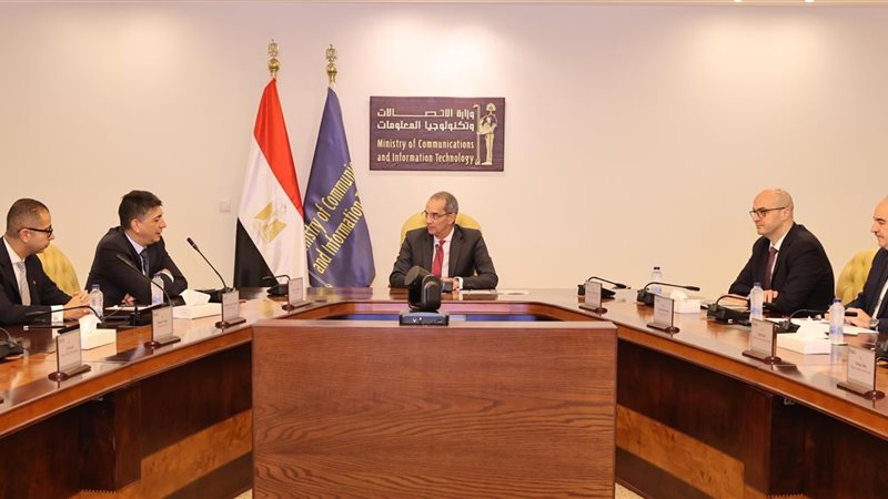 وزير الاتصالات