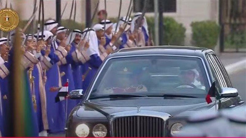 الرئيس السيسى يصل