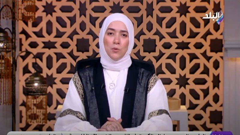 الإعلامية دينا أبو