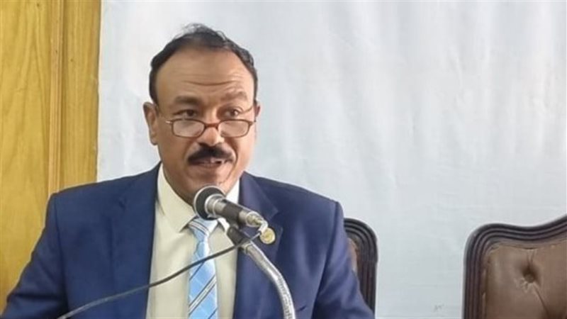عميد كلية اللغة العربية