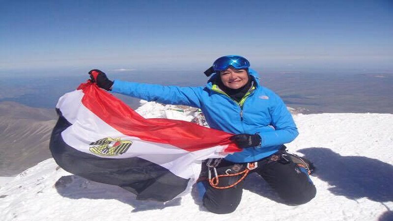 منال رستم أول مصرية
