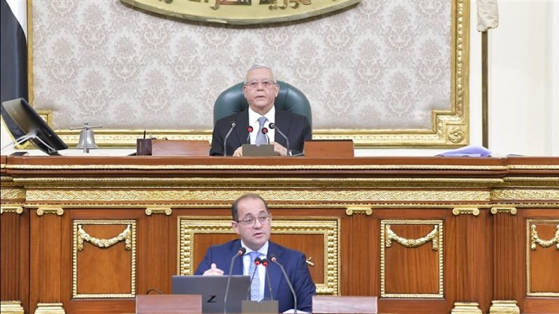 وزير المالية مع رئيس