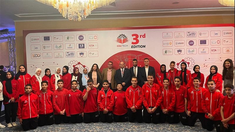 طلاب مدارس التكنولوجيا